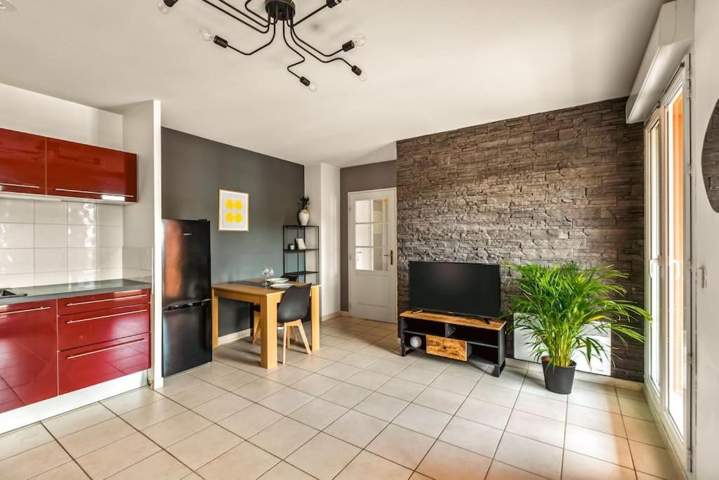 T2 Paisible Vaise, Avec Parking Metro Direct Bellecour Appartement Lyon Buitenkant foto